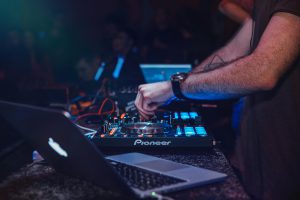dJ w klubie