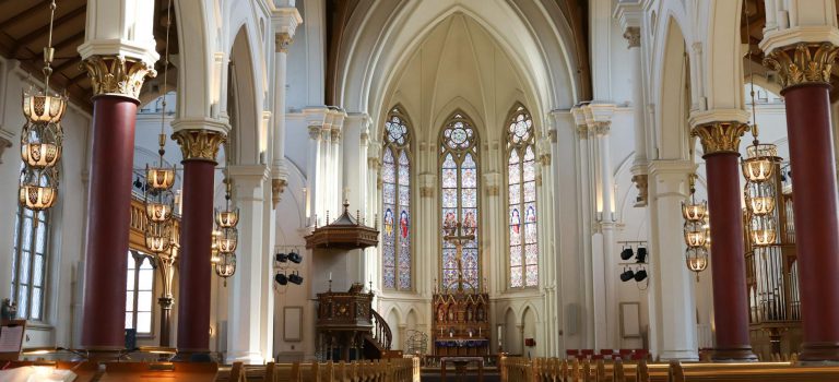 Najpiękniejsze katedry na świecie - podróż w świat architektury sakralnej.