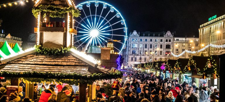 Magia zimowych festiwali kulturowych - najciekawsze wydarzenia na świecie.