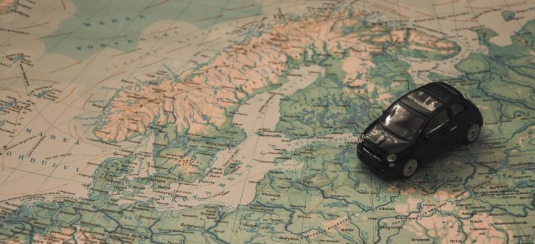 Wynajem samochodu za granicą – co warto wiedzieć przed podróżą?